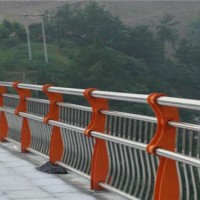 不銹鋼復(fù)合管護(hù)欄