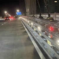 橋梁護欄