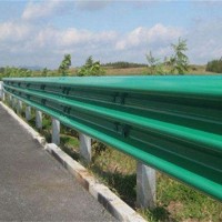 三波波形護欄